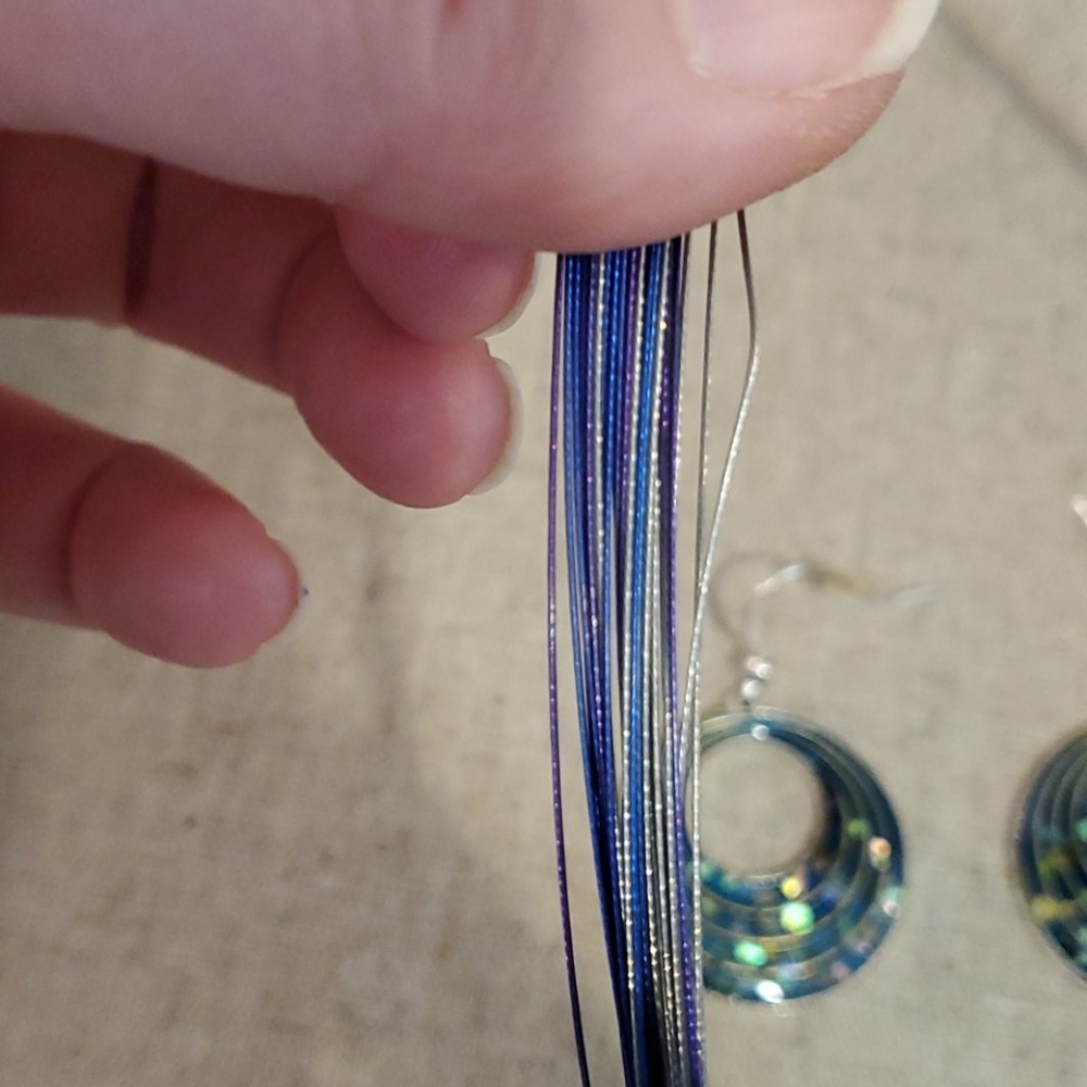Blue speckled necklace and earrings set - Picture 6 of 7